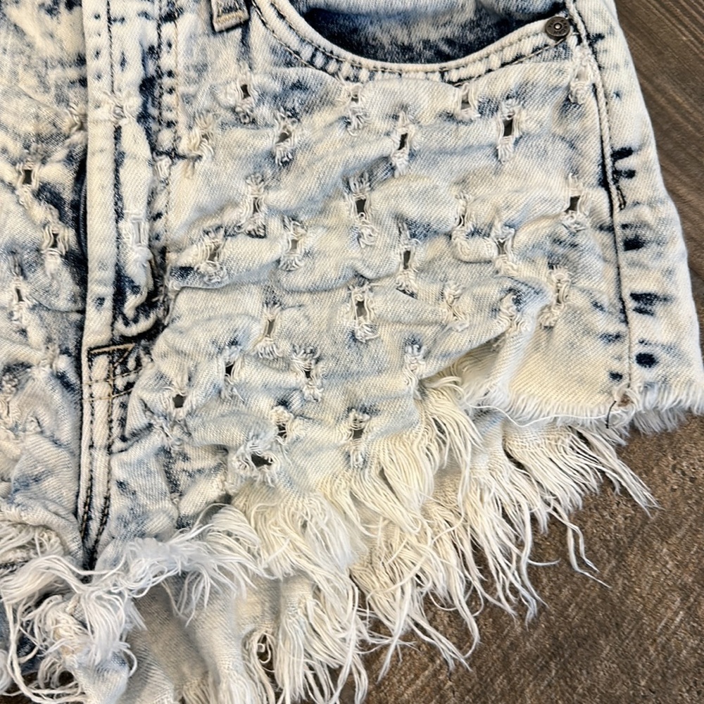 KanCan SS1173 Womens 24 High Rise Acid Wash Distressed Frayed Denim Shorts - Picture 9 of 11